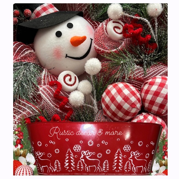 Holiday Wintery Theme Gift Basket / Container - Picture 1 of 1